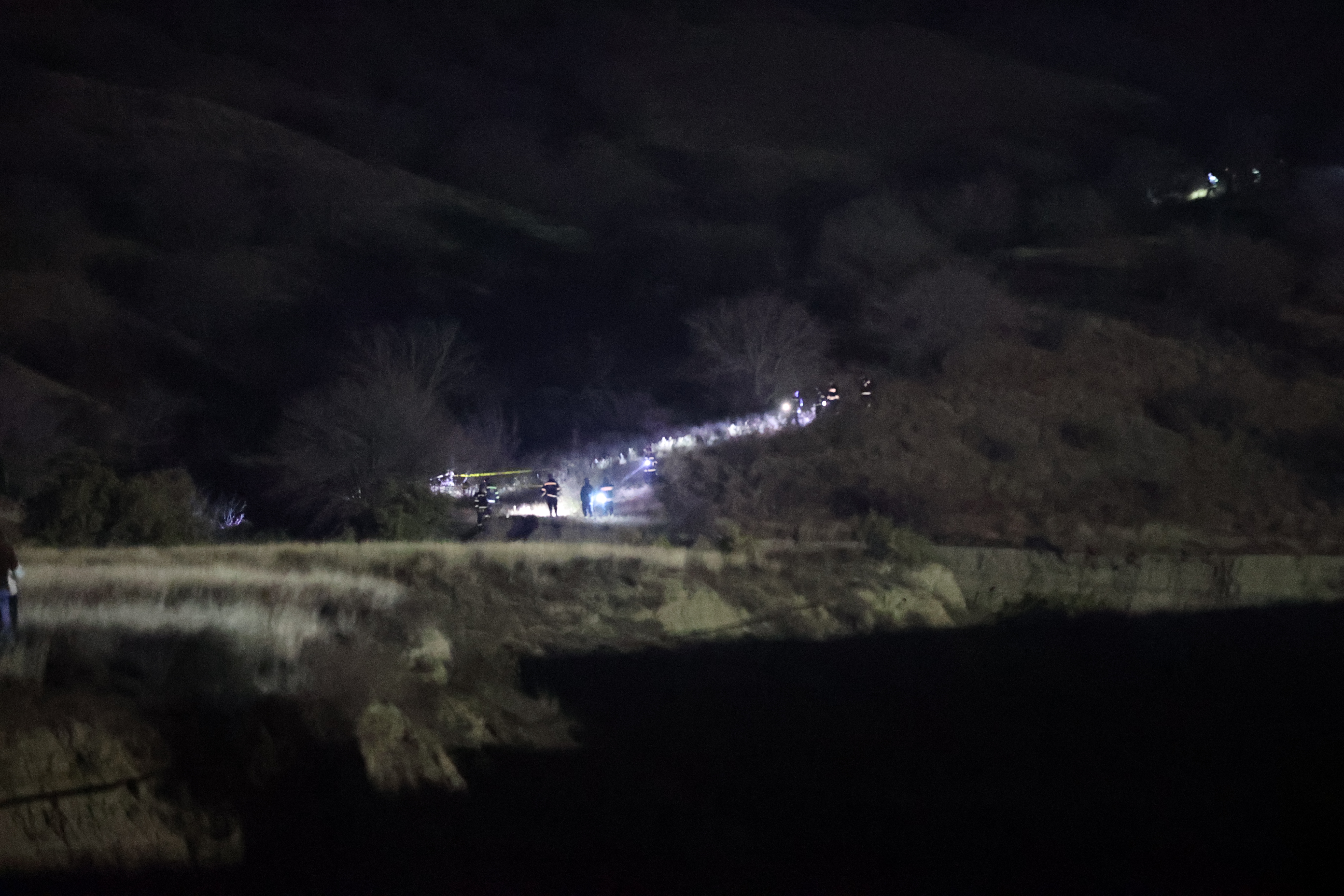 AA-20251111-39685292-39685291-GURCISTANAZERBAYCAN_SINIRINDA_DUSEN_ASKERI_KARGO_UCAGININ_ENKAZINA_ULASILDI