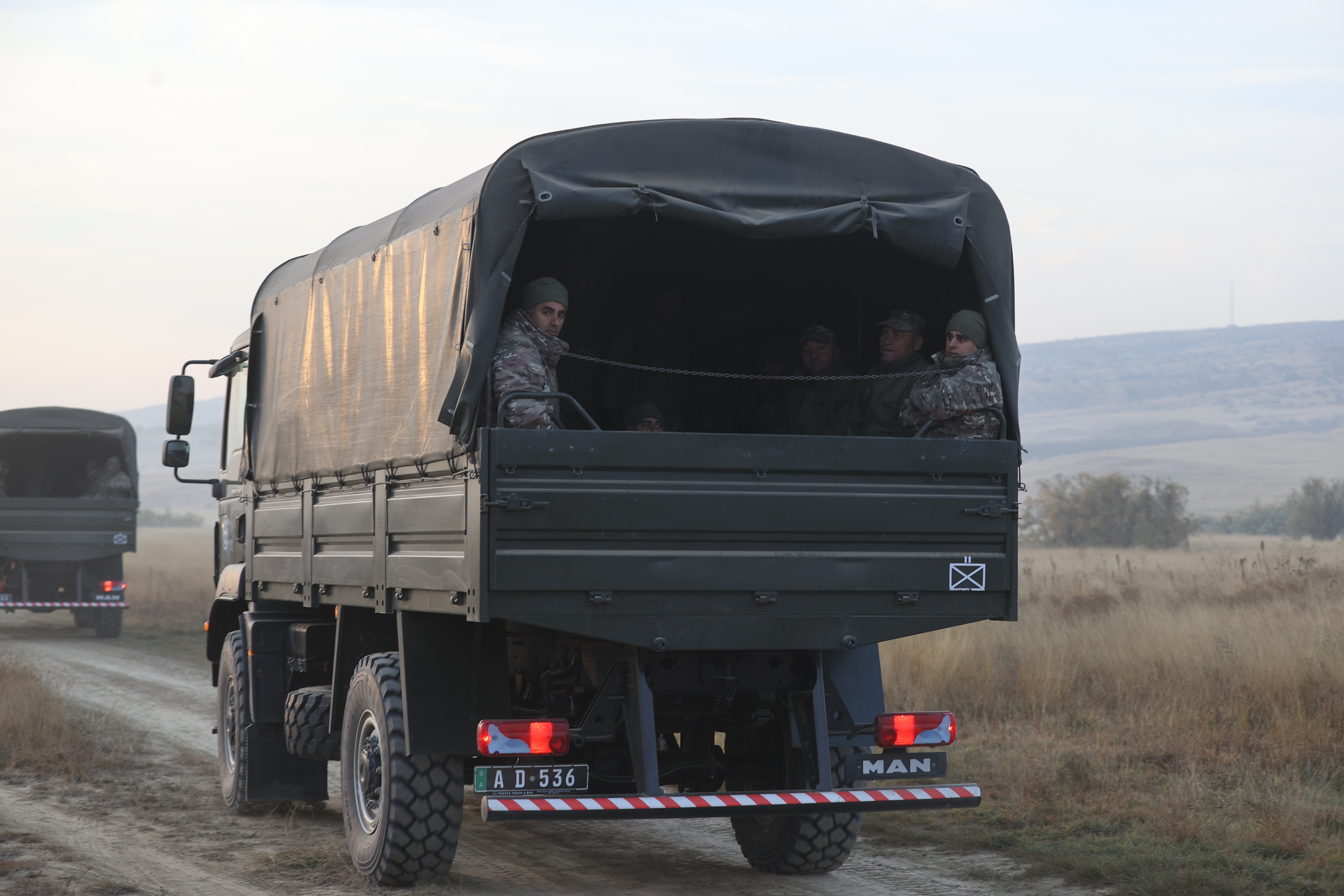 AA-20251112-39686451-39686446-AZERBAYCANGURCISTAN_SINIRINDA_DUSEN_ASKERI_KARGO_UCAGININ_ENKAZINDA_INCELEMELERE_BASLANDI