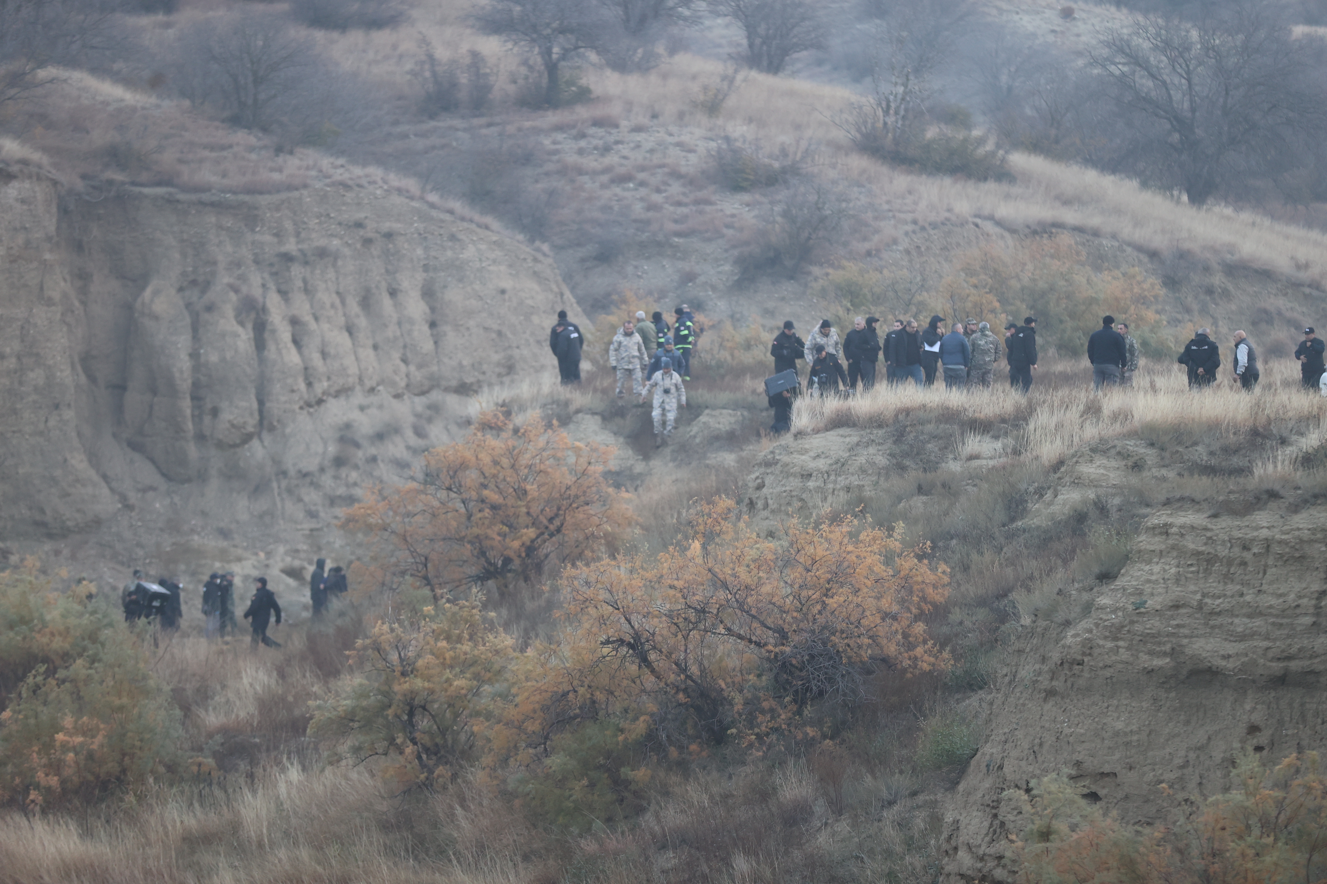 AA-20251112-39686451-39686447-AZERBAYCANGURCISTAN_SINIRINDA_DUSEN_ASKERI_KARGO_UCAGININ_ENKAZINDA_INCELEMELERE_BASLANDI