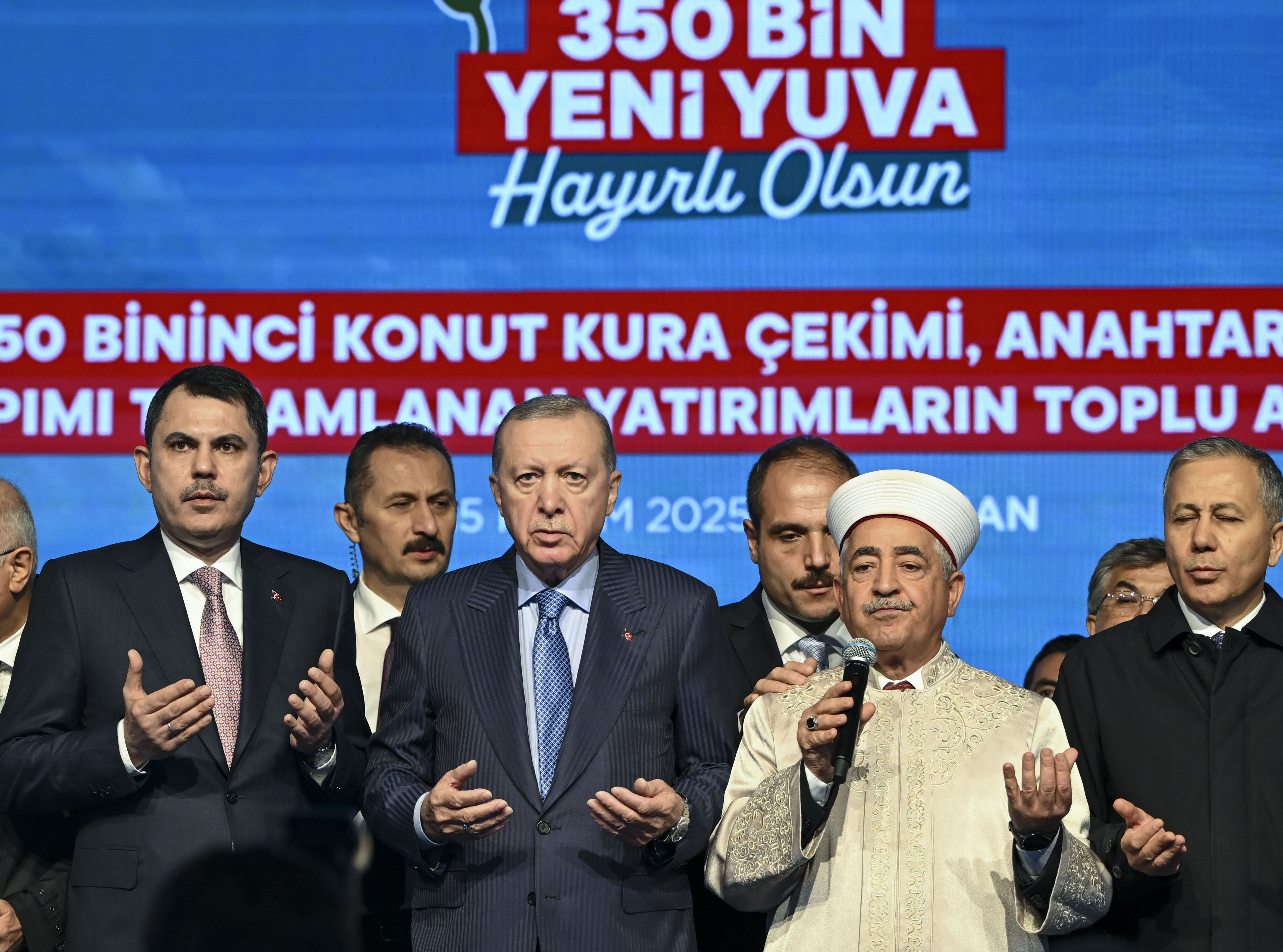 AA-20251115-39715958-39715949-CUMHURBASKANI_ERDOGAN_ADIYAMANDA