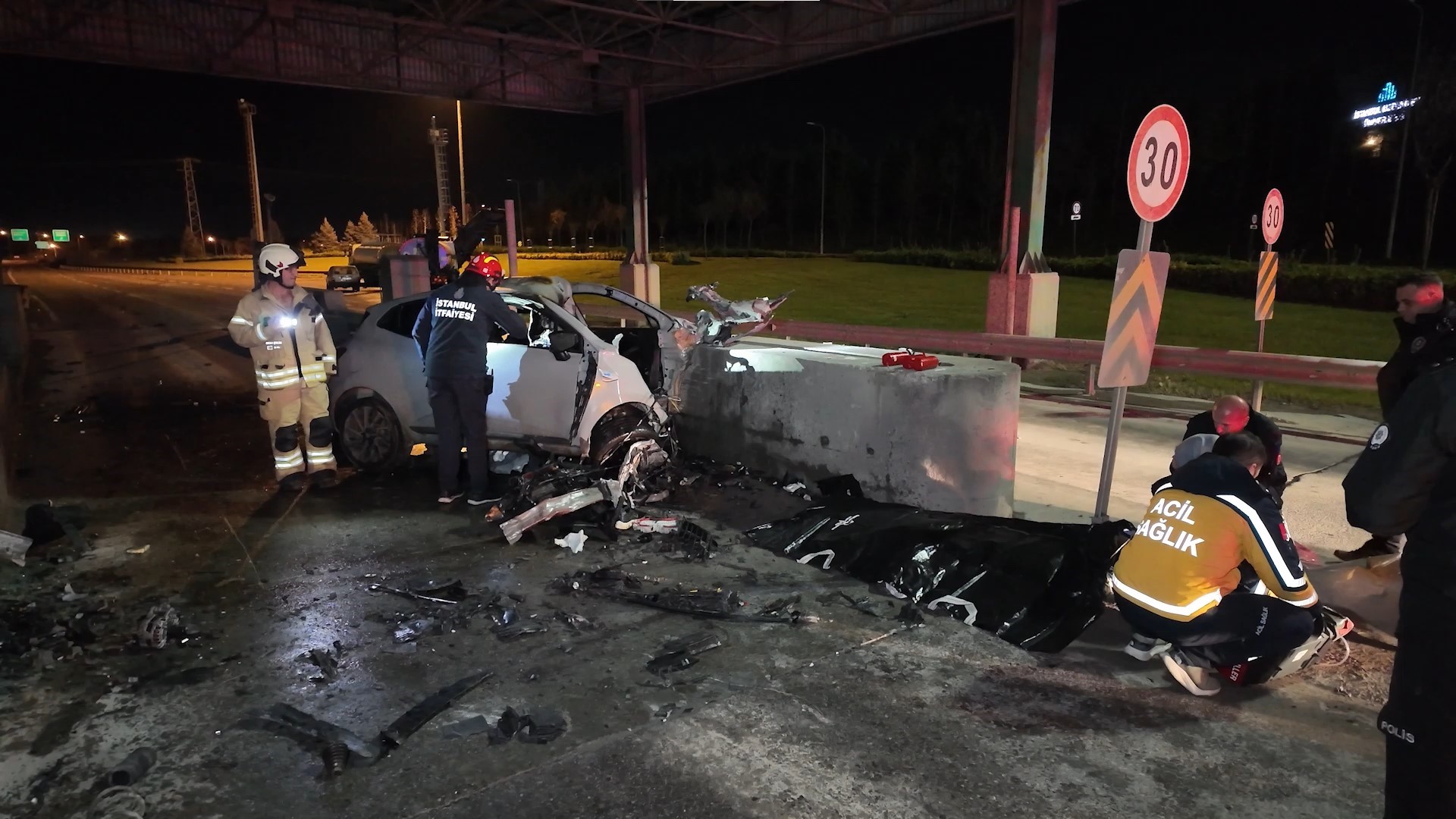 Gişelerde Yaşanan Kaza: Aşırı Hız ve Sonrası Olaylar