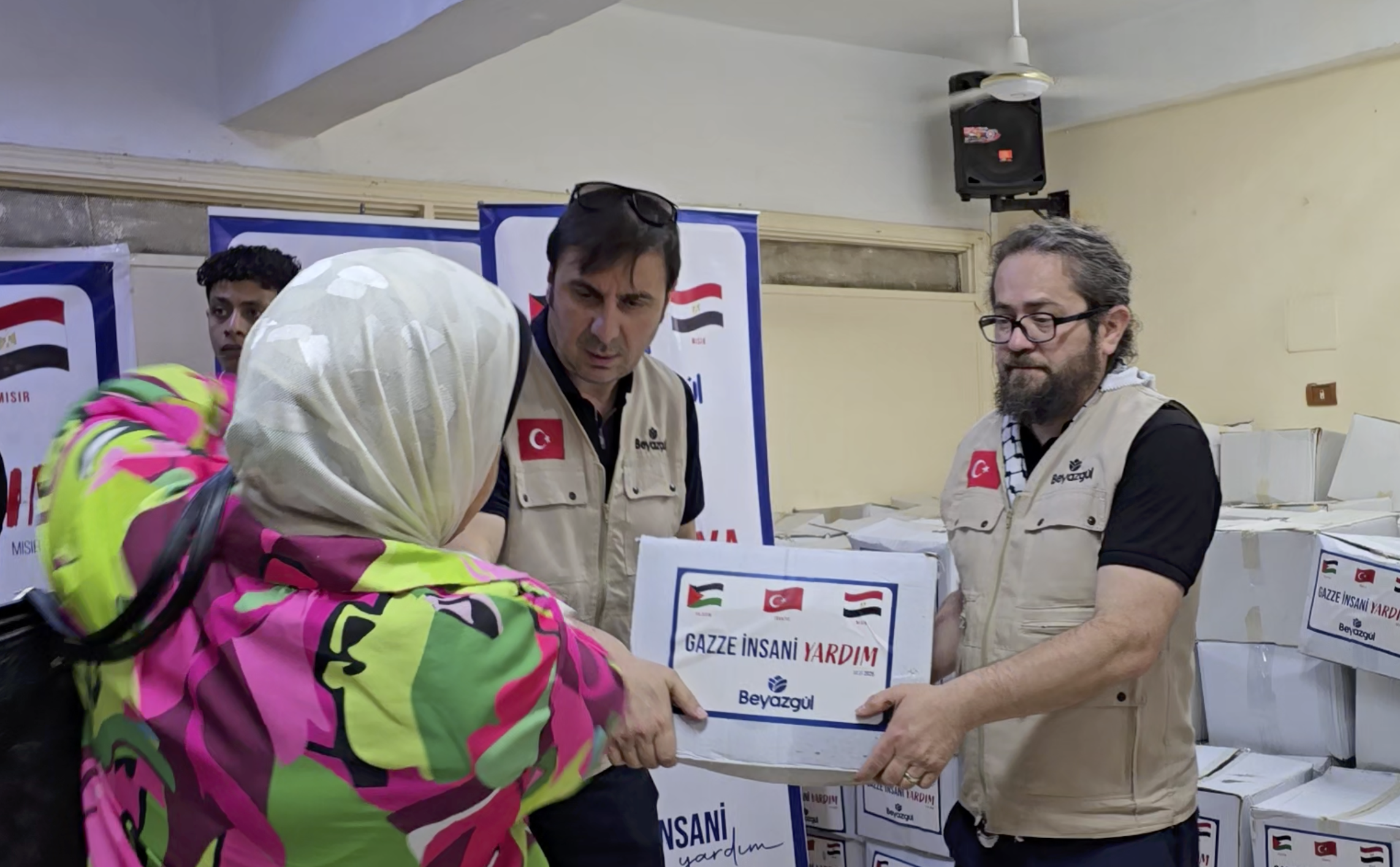 Gazze'de Beyazgül ile İnsanlık Zinciri: Yardımların Kesintisiz İzi