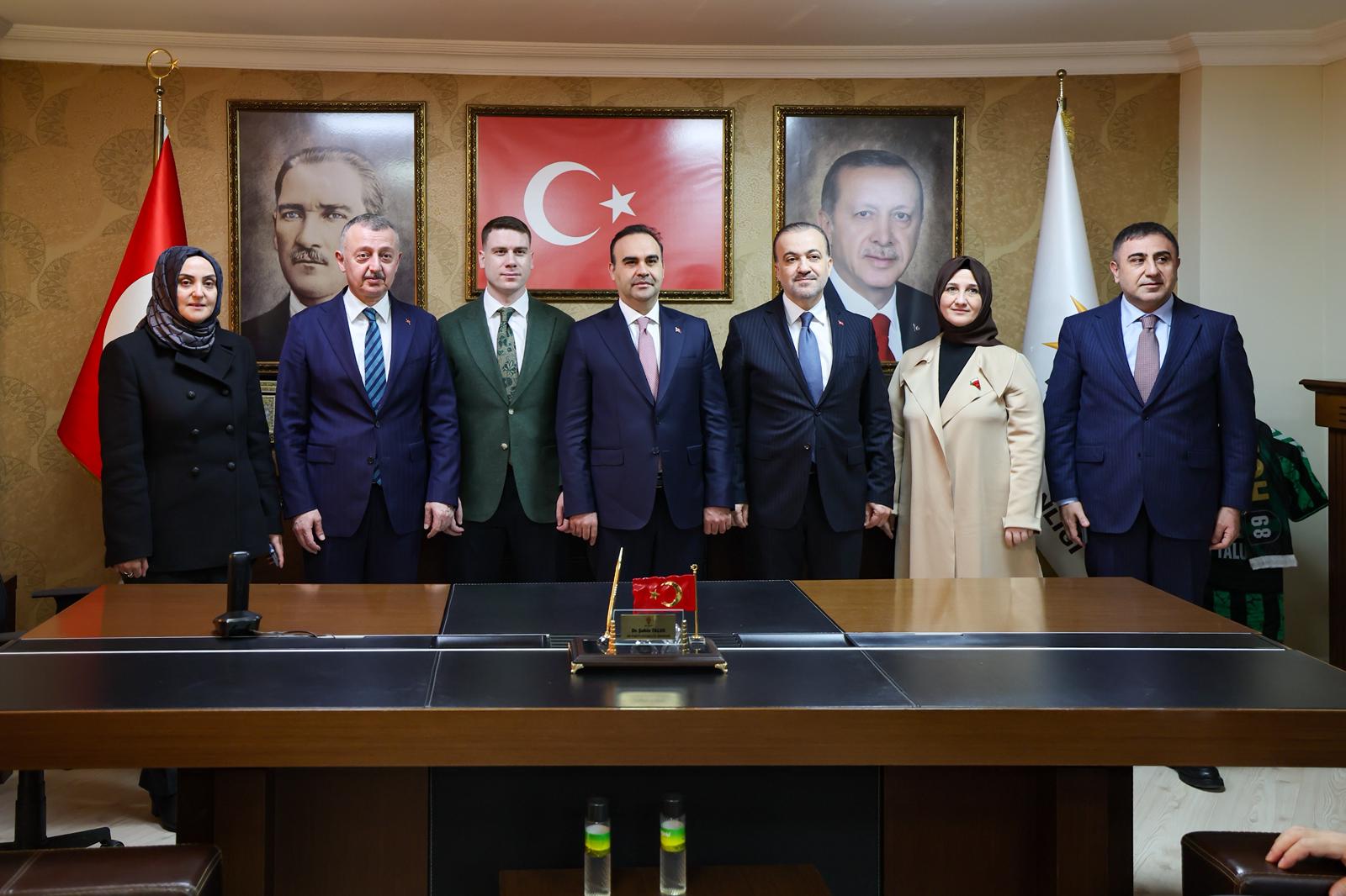 Bakan Kacırdan Büyükşehire ziyaret   (12)