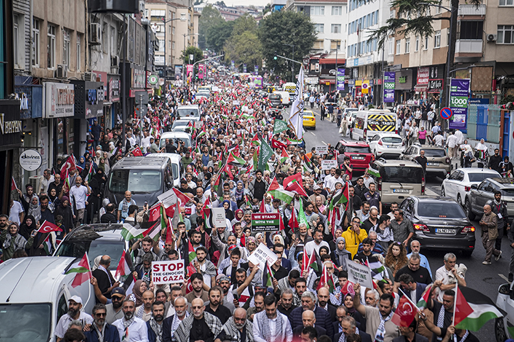 Küresel Sumud Filosu İçin Türkiye Genelinde Dayanışma Yürüyüşleri ve Basın Açıklamaları