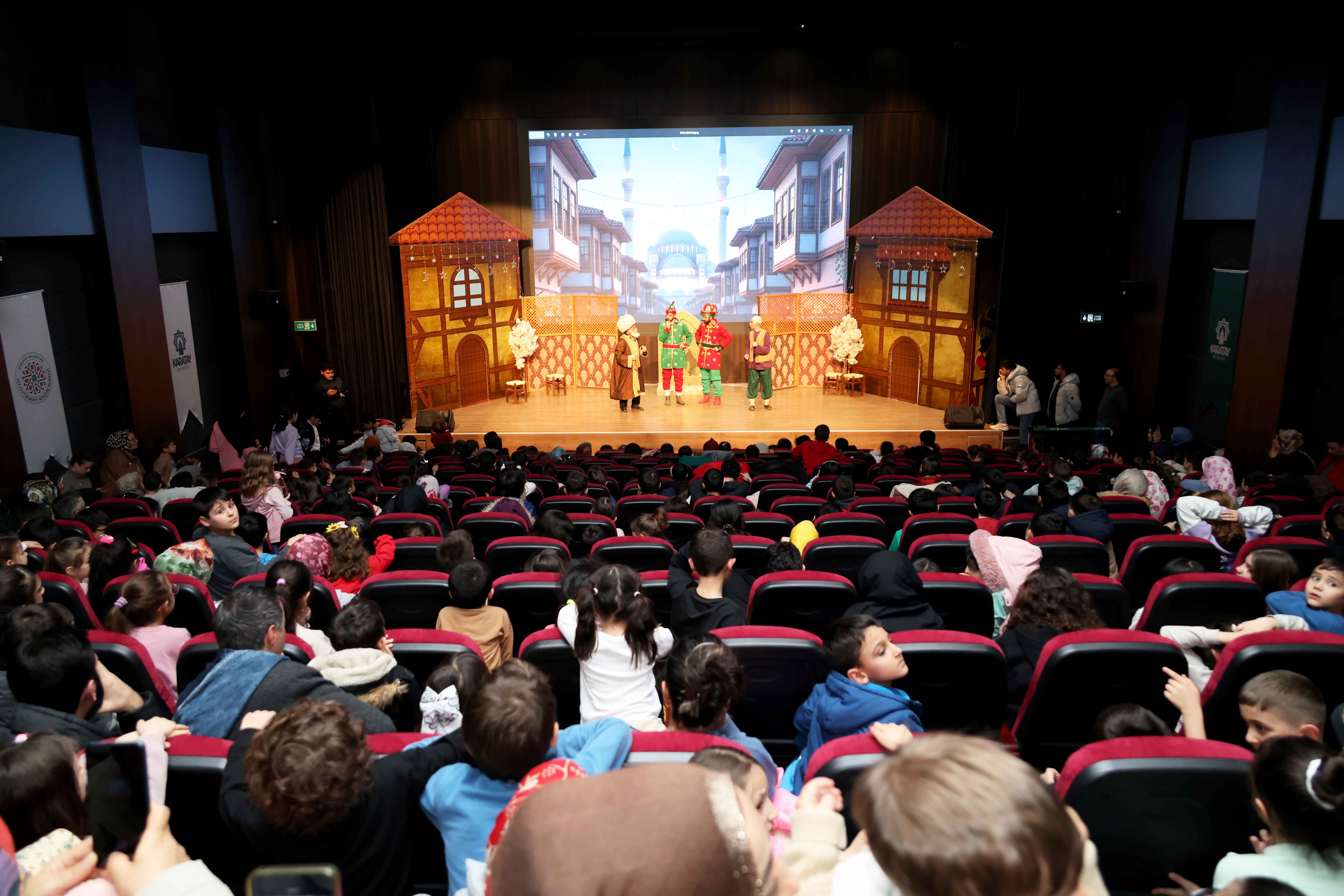 TİYATRO  GÖSTERİSİ (1)