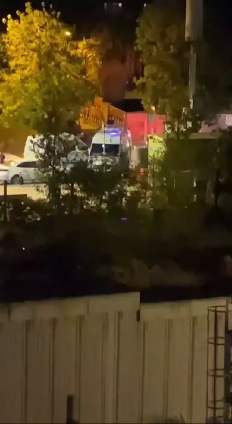 Bakırköy'de tartışmayı ayırmak isteyen kadın bacağından vuruldu