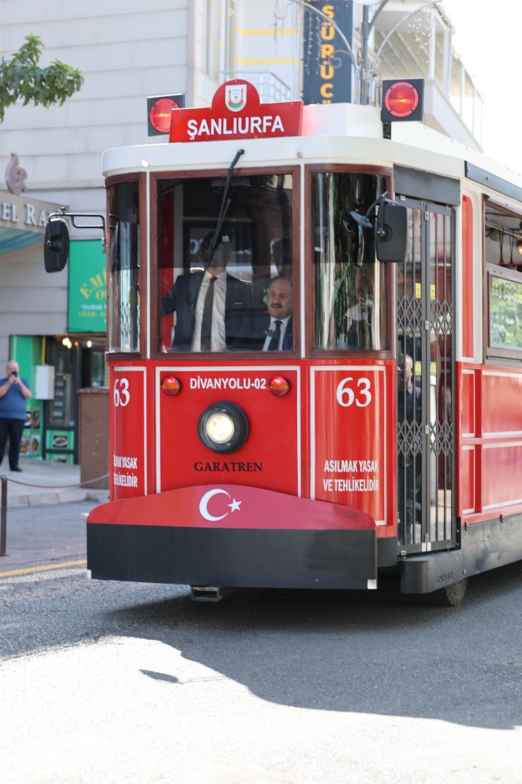 Divanyolu Yayalaştırma Projesi ve Nostaljik Tramvay: Şehrin Kalbinde Yeni Bir Canlılık