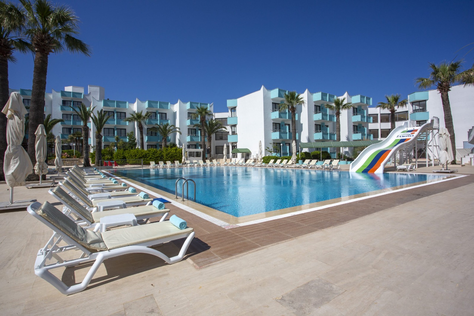 Club Familia: Kadın Dokunuşlarıyla Yenilenen Lüks Tatil Deneyimi ve Helal Konsept