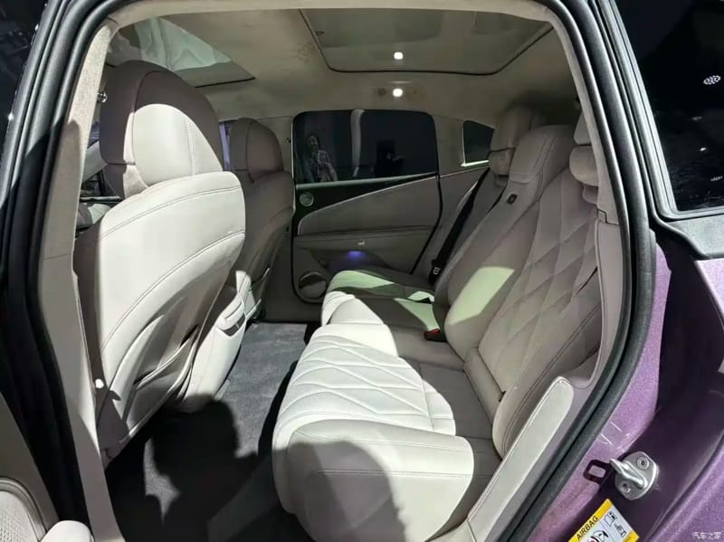 WhatsApp Image 2025-11-21 at 09.10.25