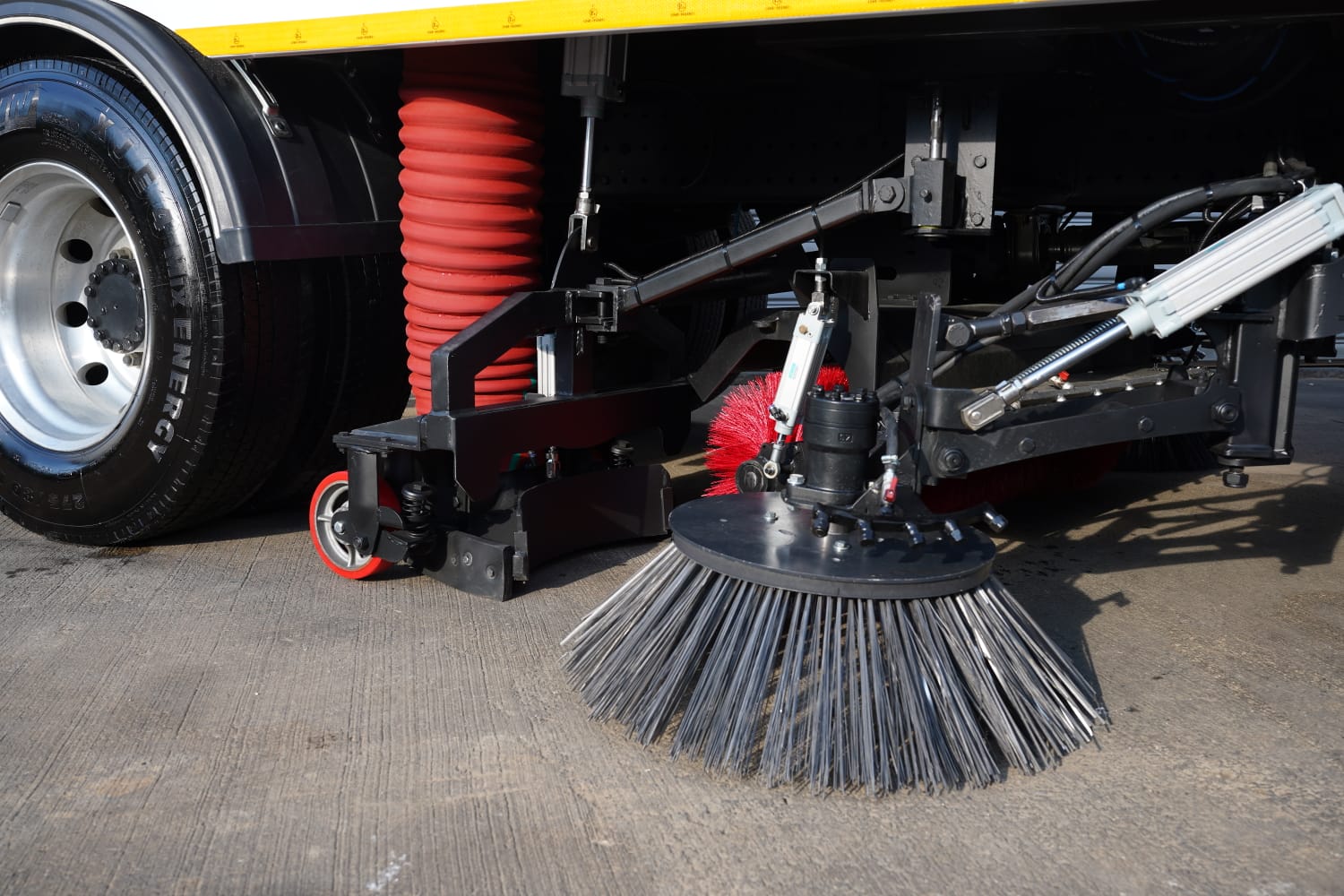 WhatsApp Image 2025-12-04 at 18.39.11