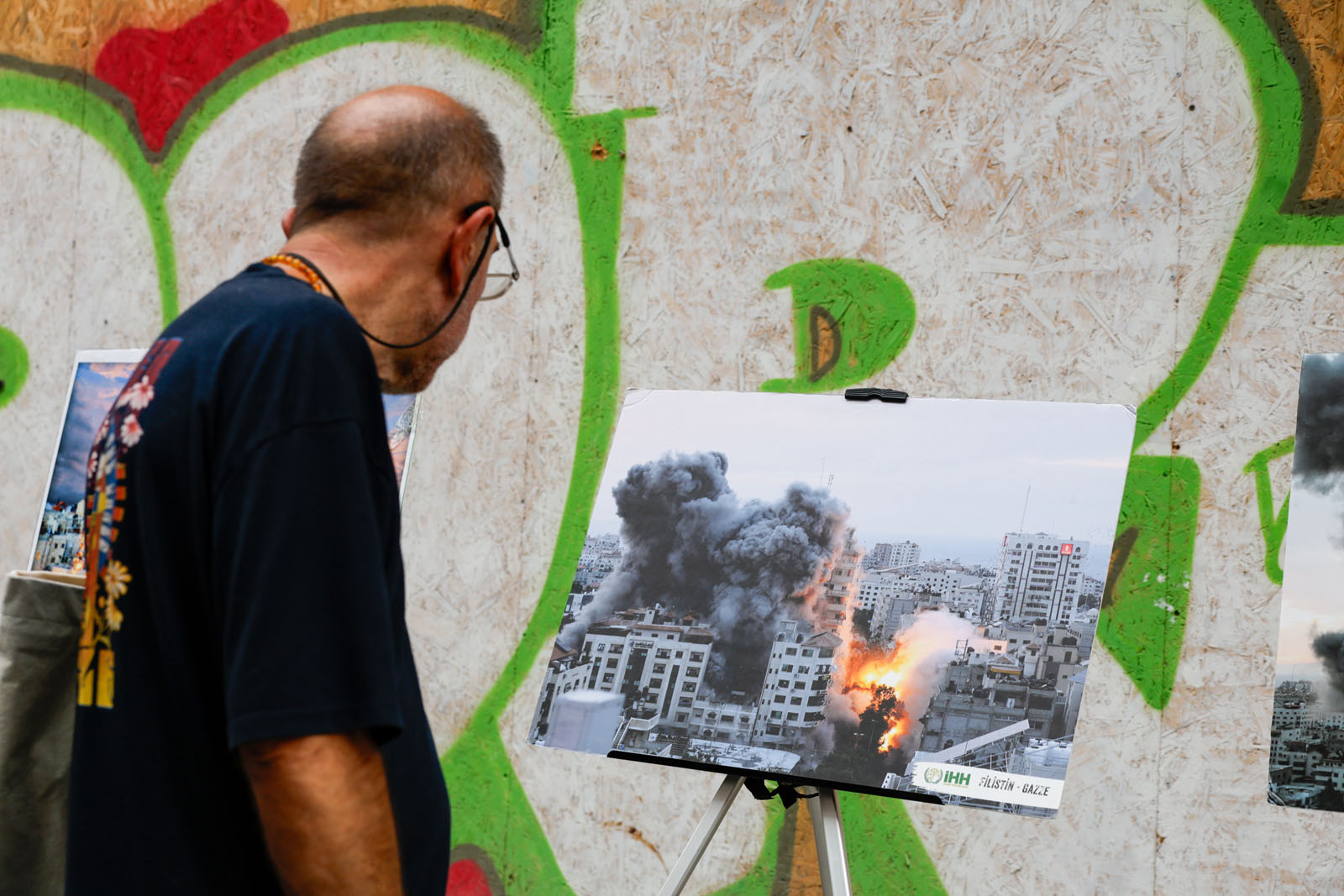 _Üsküdar'da 50'yi aşkın esnaf bir günlük gelirini Gazzeye bağışlıyor_ (12)