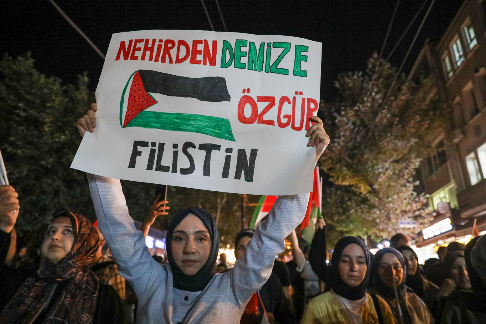 Yüz binler İstanbul'da Gazze için yürüdü