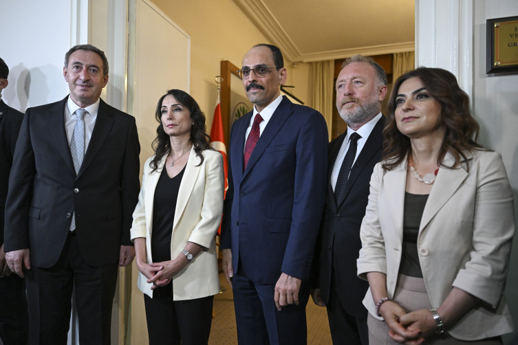 Kalın'dan Dem Partisi Ziyareti ve Görüşmeler