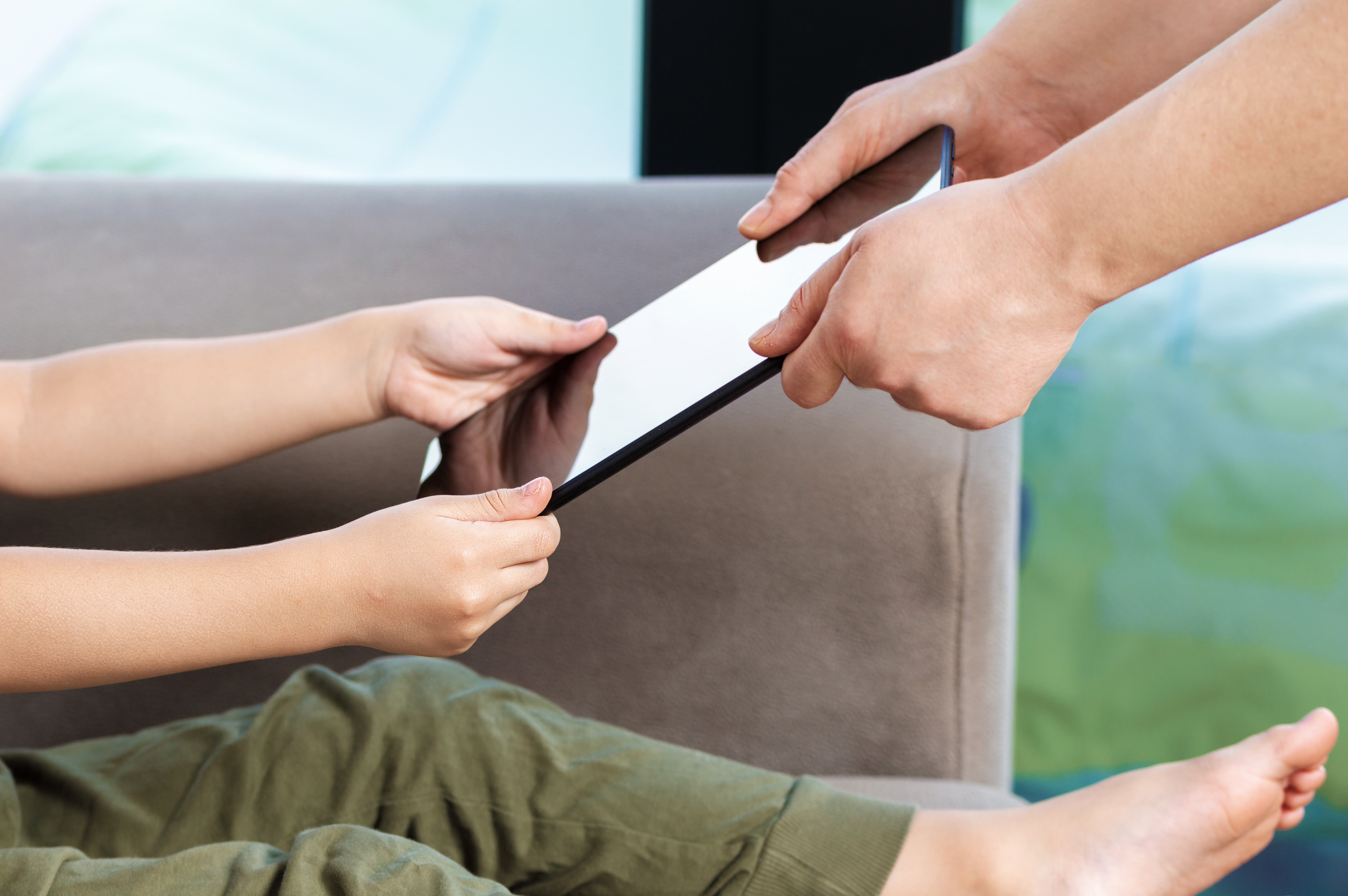 cocuklarda-medya-araclarinin-kullanimi-ve-ebeveyn-denetimi-1648540862