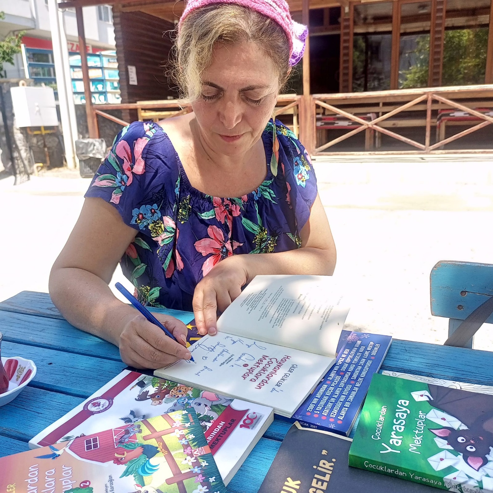 d8294d2a-8084-4c3f-8ca6-eee9bd904f6a