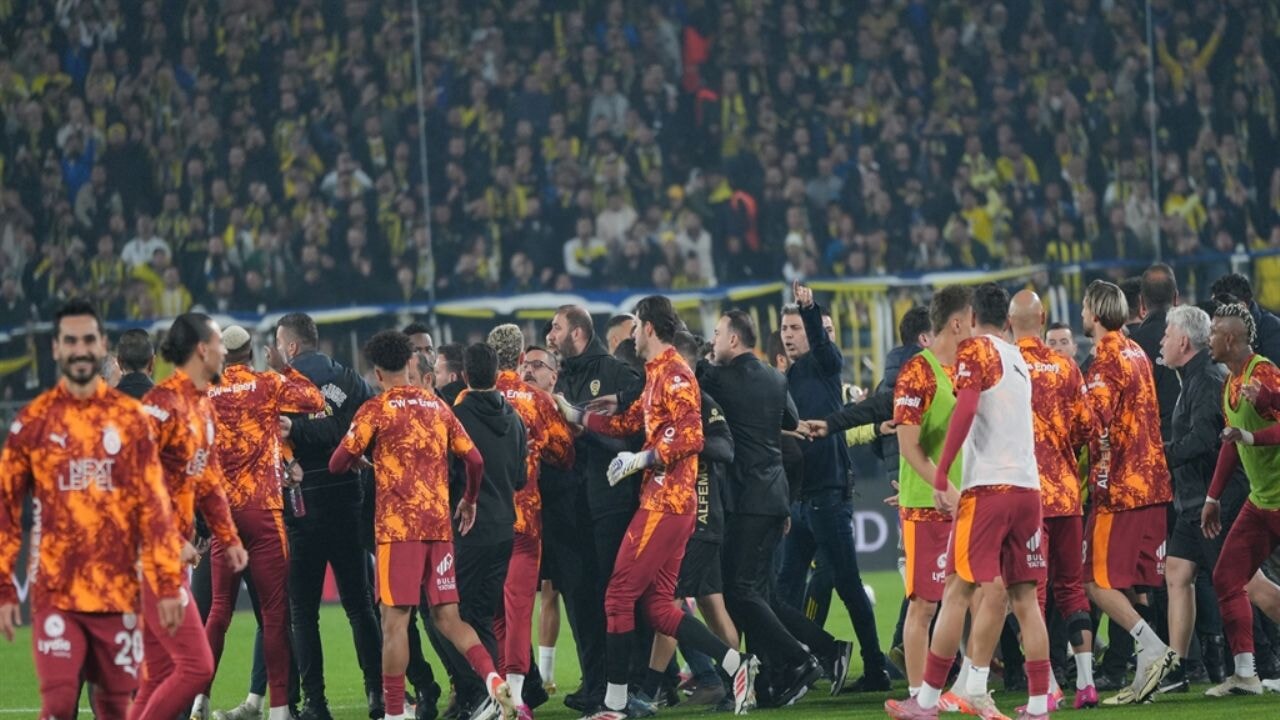 derbide-90-5-golu-fenerbahce-den-galatasaray-a-karsisinda-beraberlik-golu-1-1-haber-1825433