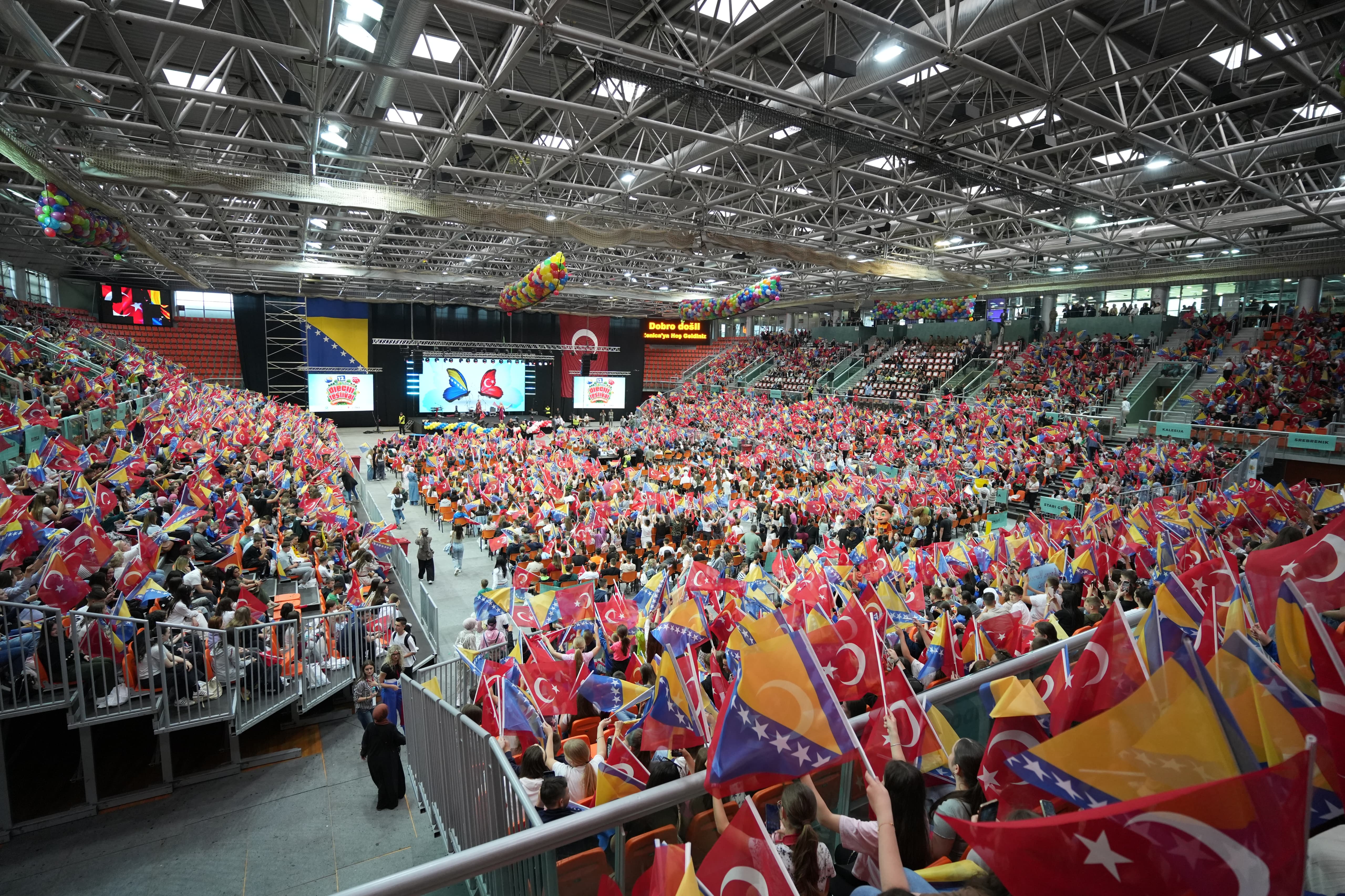 Zenica'da Coşkulu Çocuk Şenliği