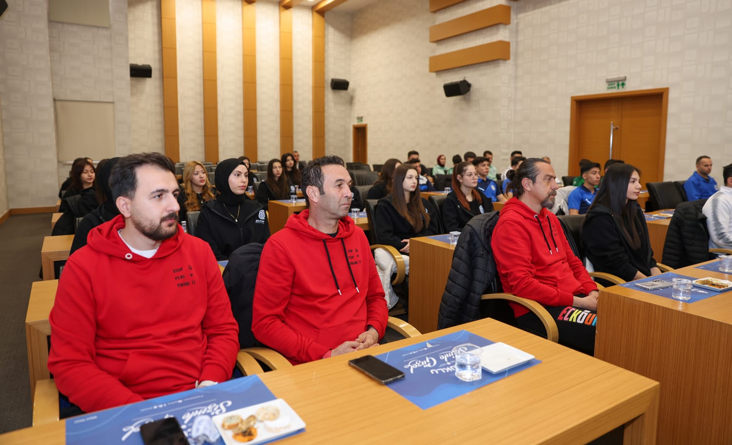 fa3bddff-30f8-4c9e-b533-e792337de658