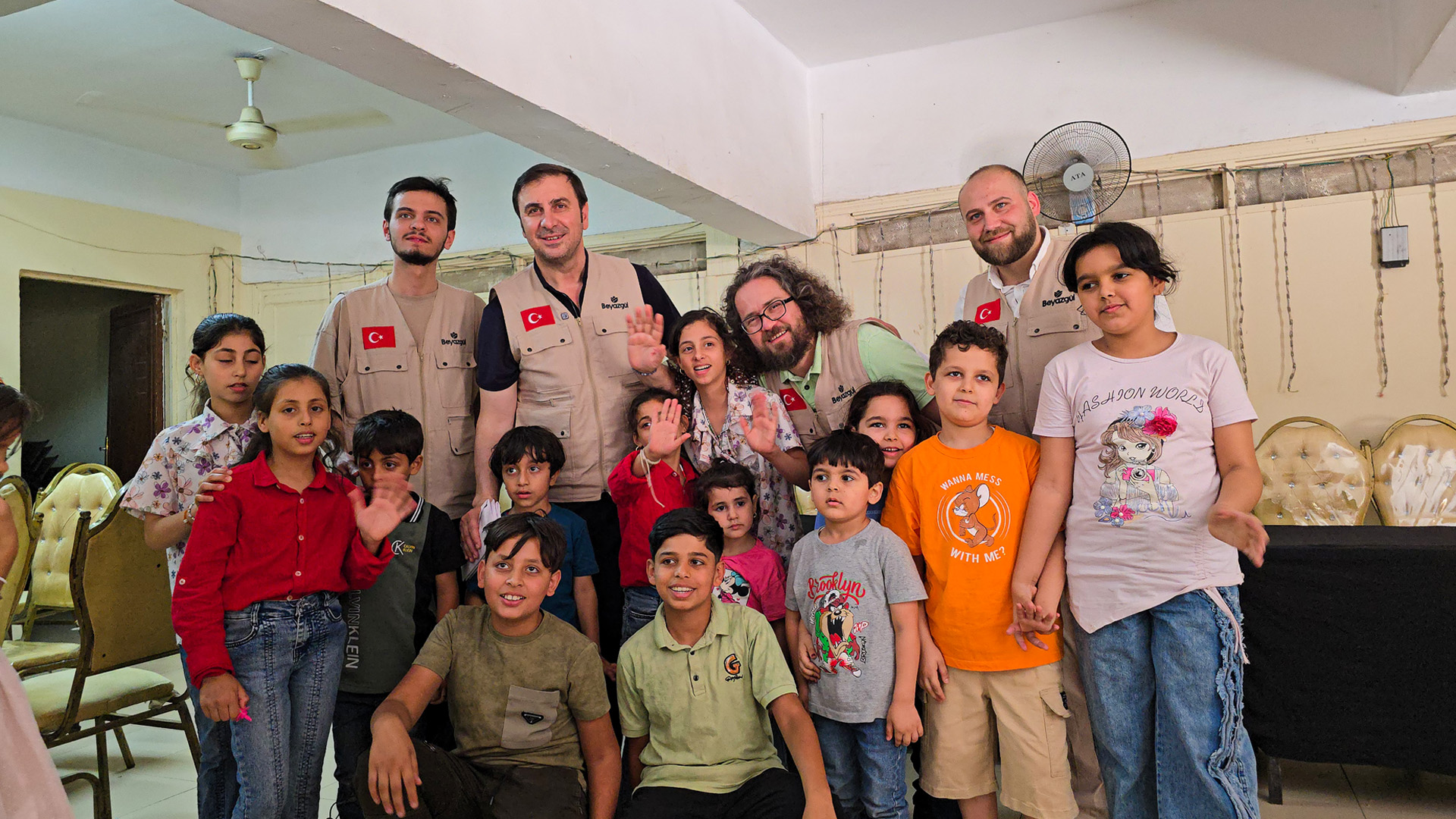 Gazze'de Beyazgül ile İnsanlık Zinciri: Yardımların Kesintisiz İzi