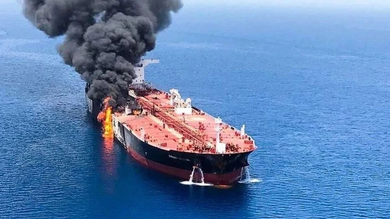iran-devrim-muhafizlari-uyariyi-dikkate-almayan-petrol-tankeri-iha-ile-hedef-alindi_1