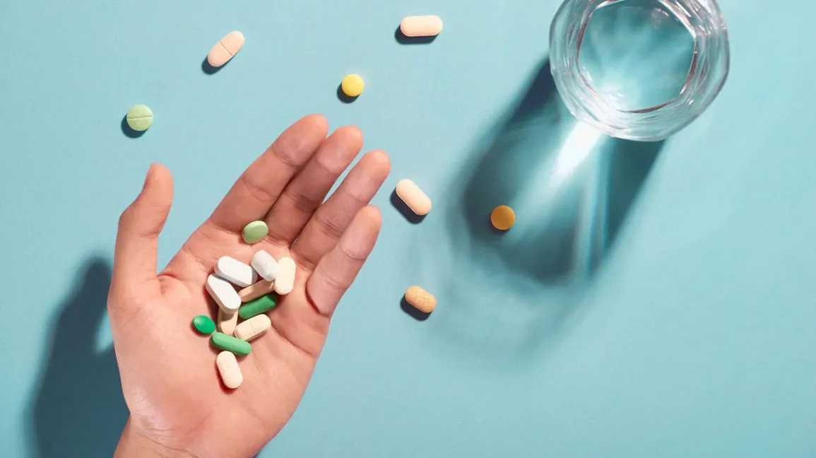 pills-hand-still-life-1296x728-header-1296x728