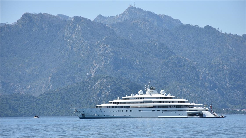 Bermuda Bayraklı Dev Yat Marmaris'te Demirledi