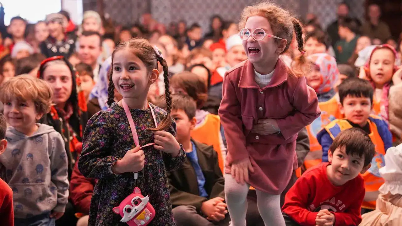 trabzonda-camiler-tekne-orucu-etkinligiyle-cocuk-sesleriyle-doldu