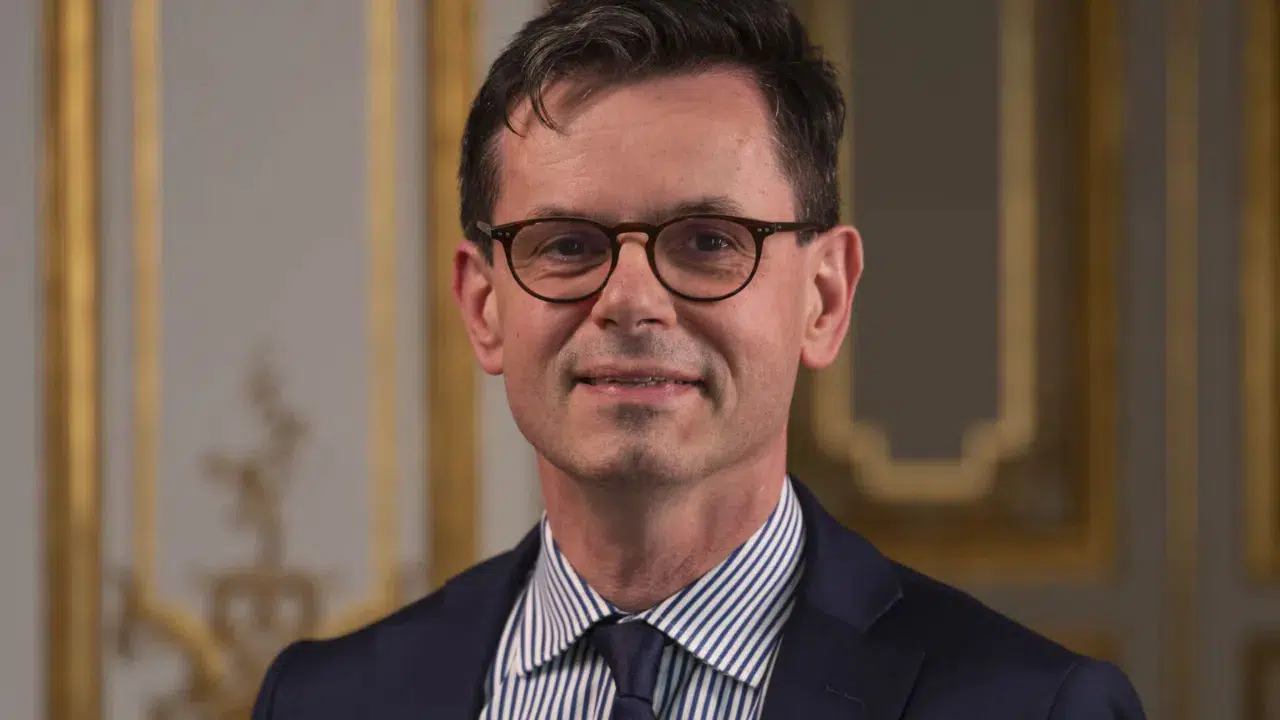 tw1Z-louvre-muzesinin-yeni-muduru-christophe-leribault-kimdir-sanat-dunyasindaki-kariyeri-neleri-kapsiyor