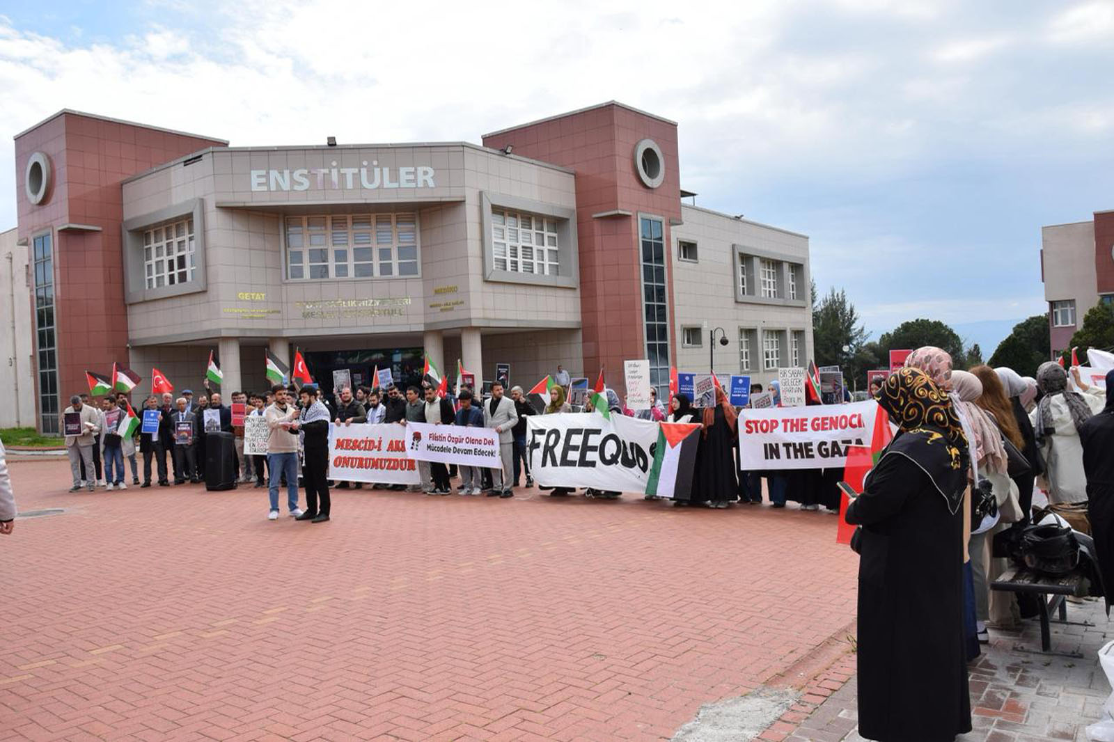 102 üniversitede İsrail'in saldırılarına karşı basın açıklaması (2)