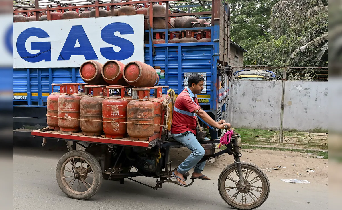 7fb5bmn4_lpg-crisis-in-india_625x300_13_March_26