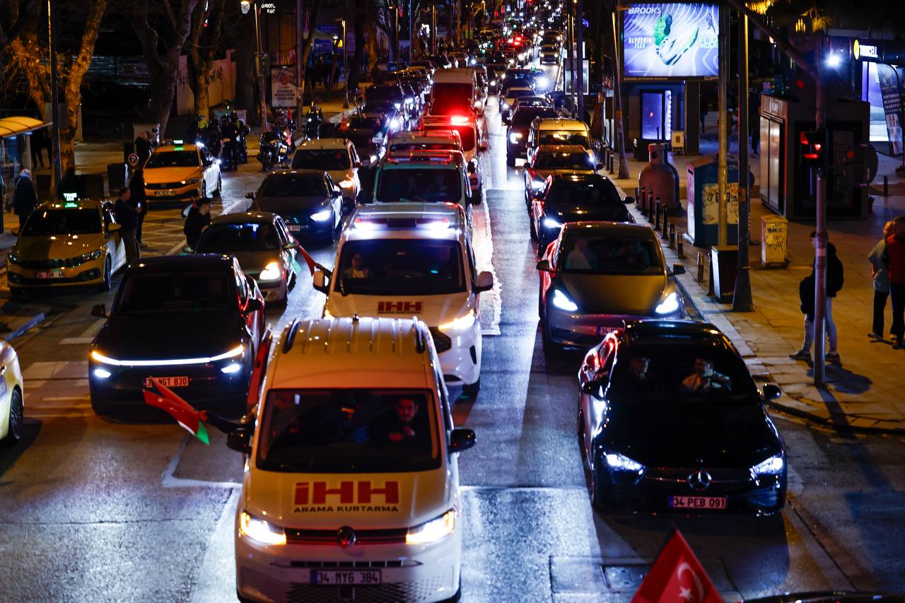 İstanbul'da yüzlerce araçla Gazze konvoyu (3)