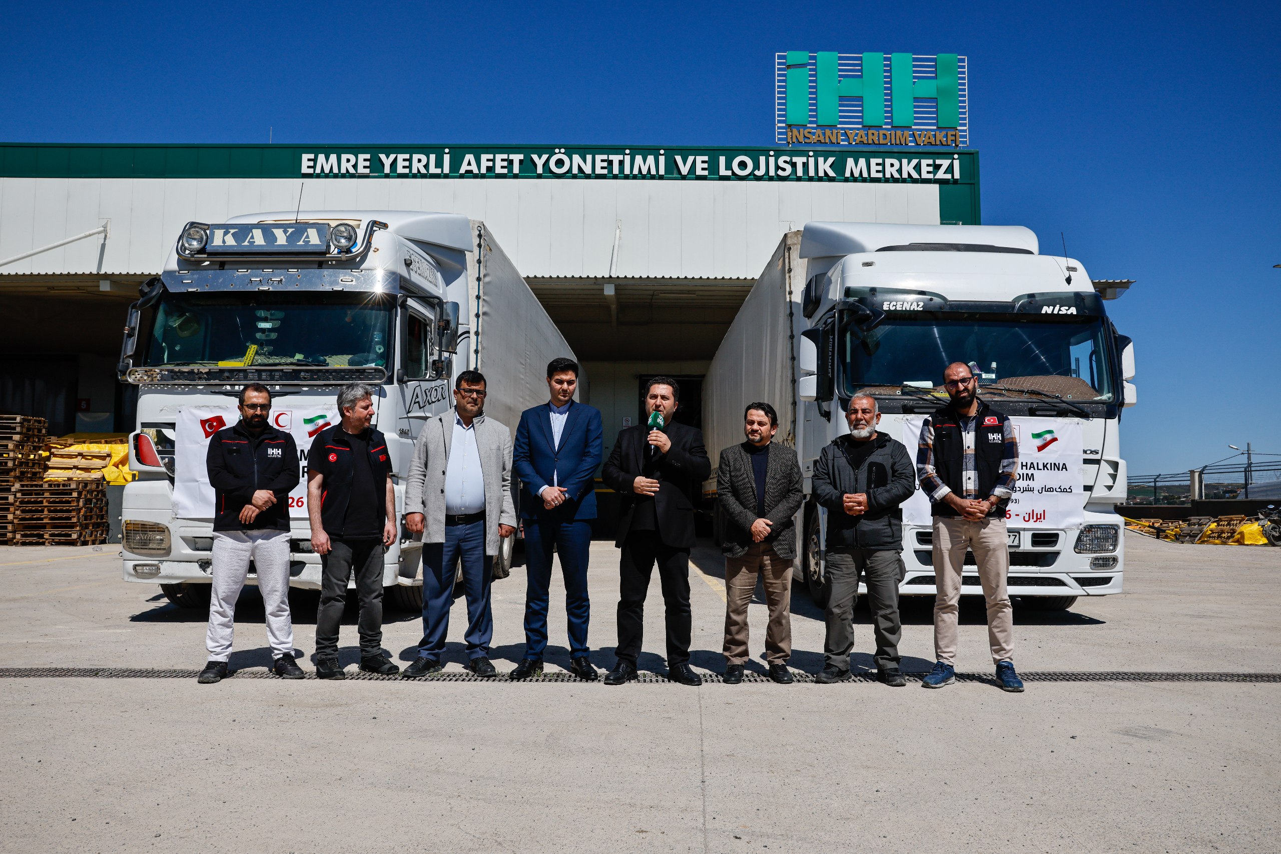 Türkiyeden İrana 5 tır insani yardım 10