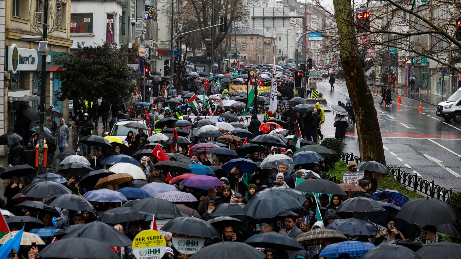 _İstanbul'da binler işgalci İsrail ve ABD saldırılarına karşı yürüdü  (1)