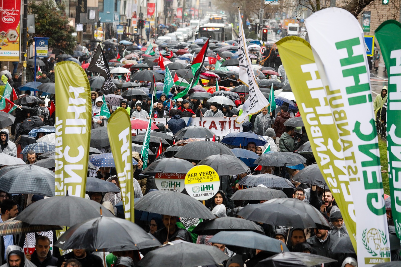 _İstanbul'da binler işgalci İsrail ve <a href=