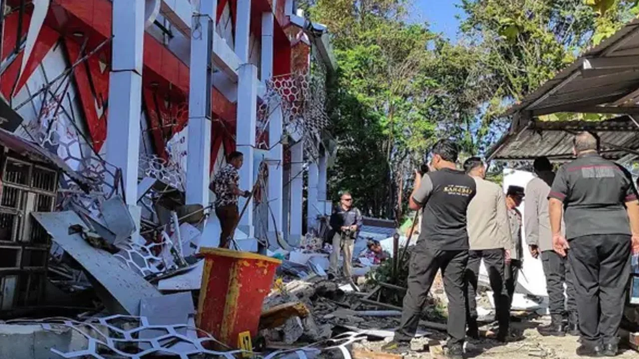 endonezyada-74-buyuklugunde-deprem-1-kisi-oldu_69ce1e1250293