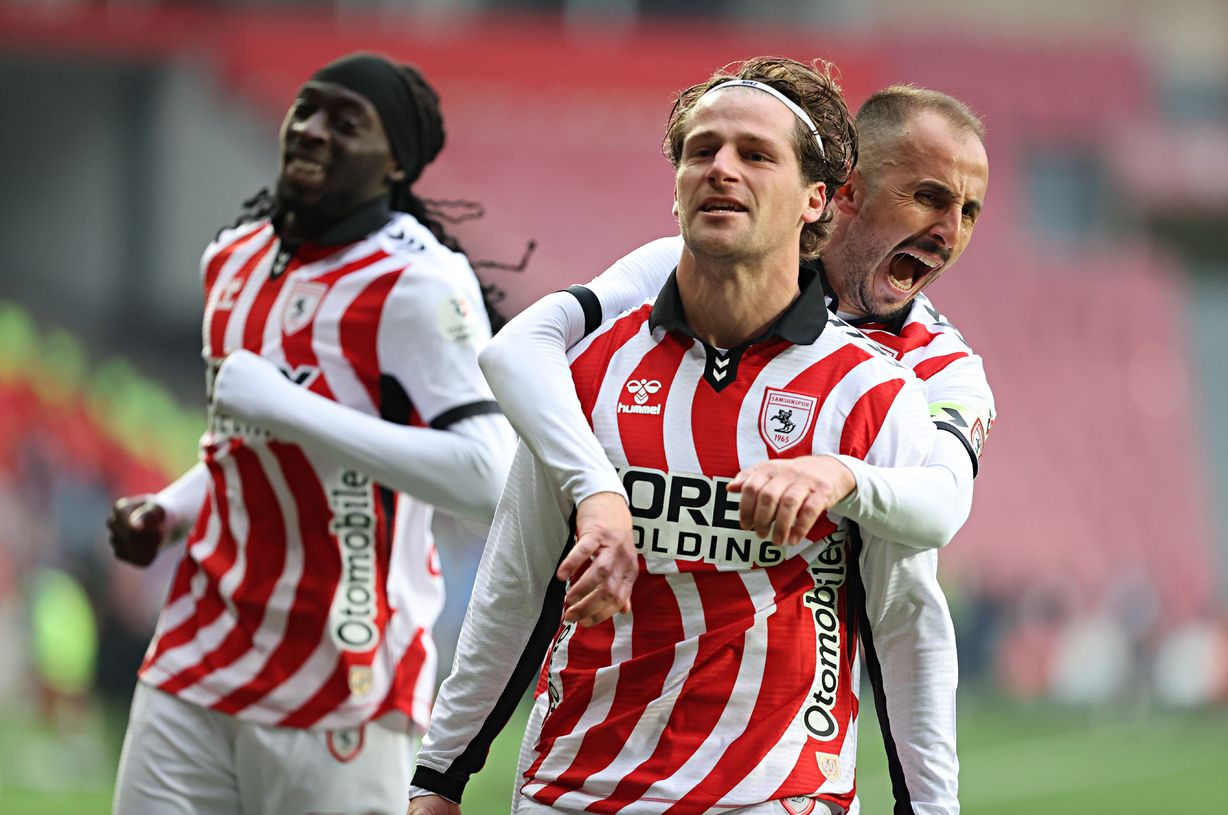 3878526_a8e8e81650a3badb8e50e4e4acb6ec71