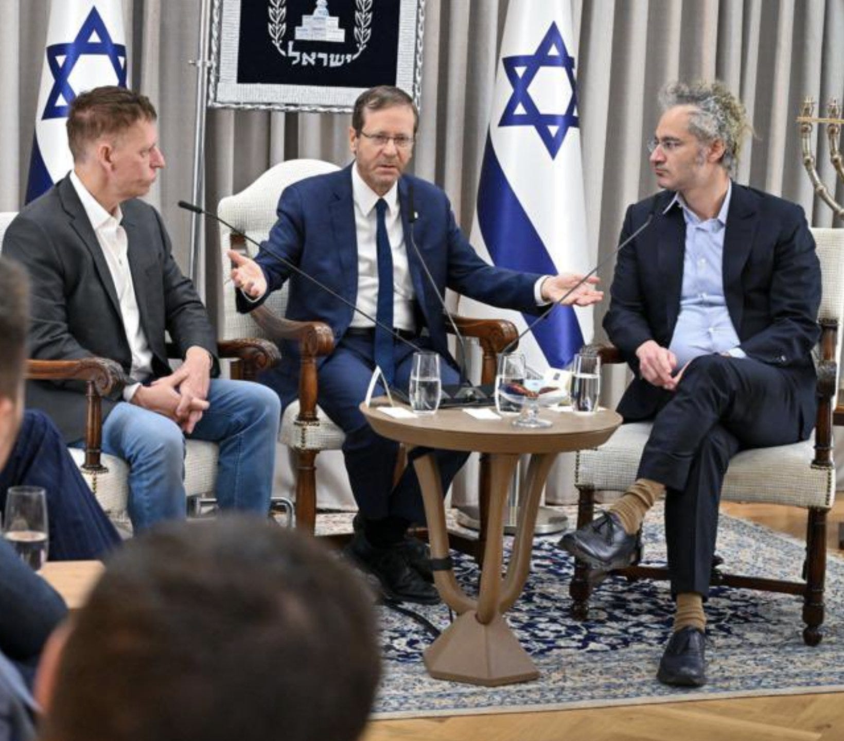 70563d27-02d3-4742-bb93-2b41e78b1505_1640x1440-1