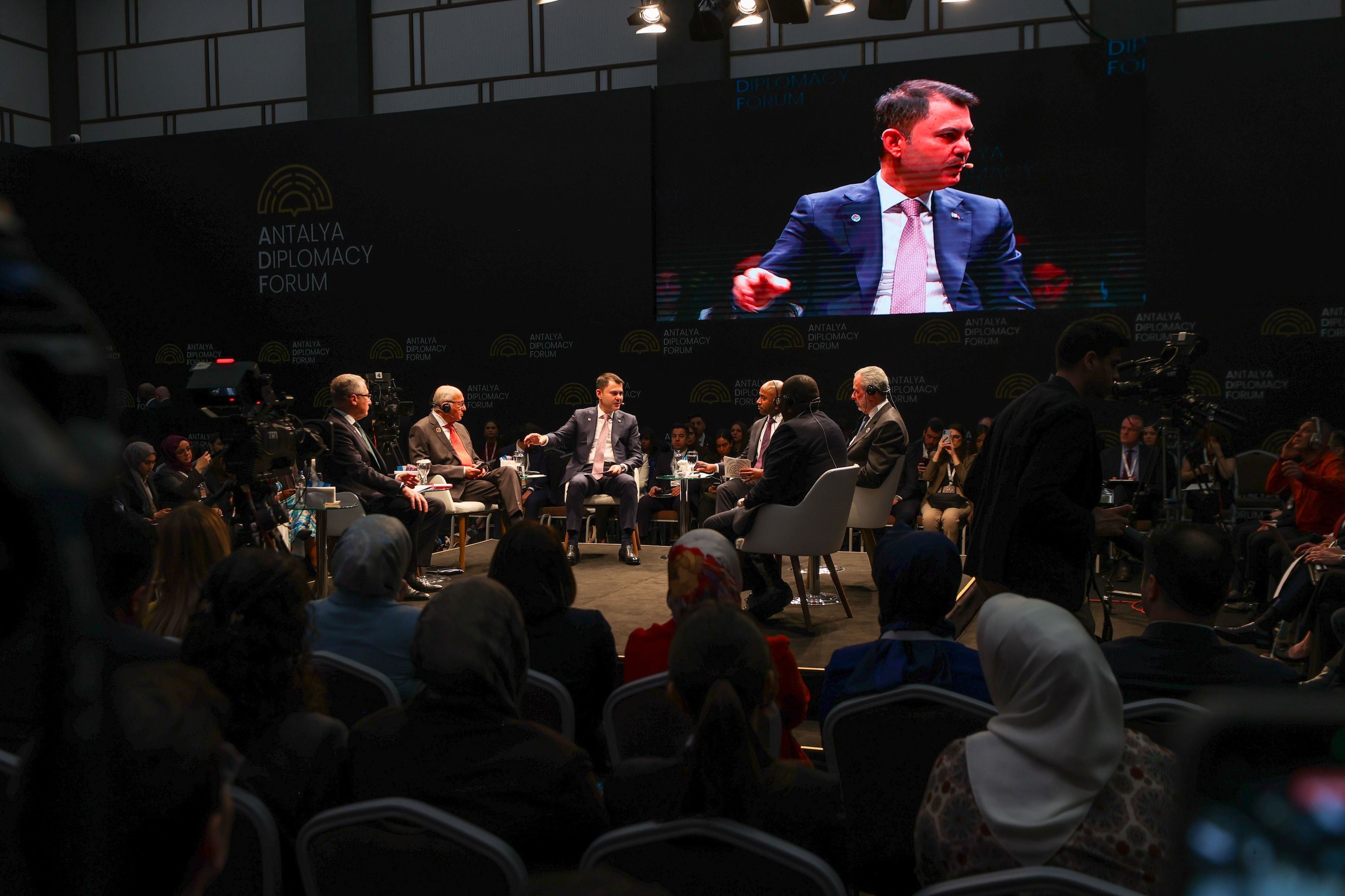 MURAT KURUM ANTALYA DİPLOMASİ FORUMU COP31 PANELİ FOTOĞRAFLAR I0092