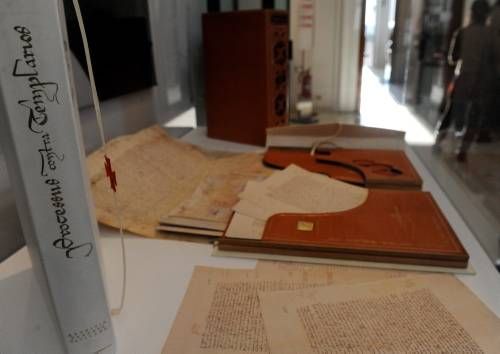 Vatikan gizli arşivleri