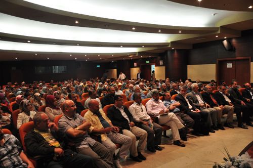 Cezaevlerinde kardeşlerimiz var