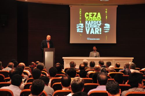 Cezaevlerinde kardeşlerimiz var