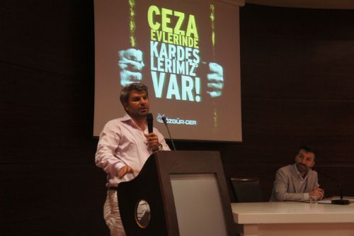 Cezaevlerinde kardeşlerimiz var