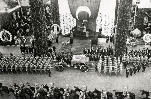 Atatürk'ün otopsi fotoğraflarının 2. bölümü