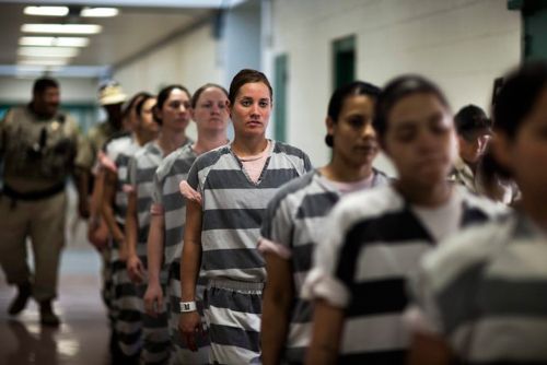 Mahkumlar ama mutlular