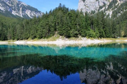 Avusturya'daki Yeşil Göl