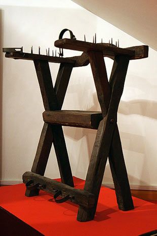 En vahşi işkence aletleri