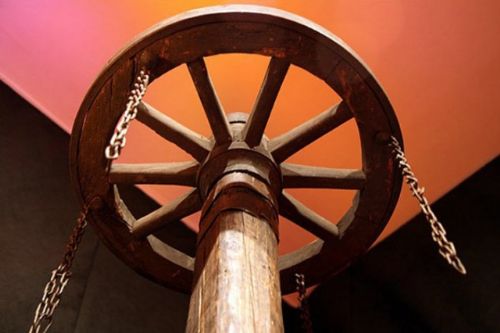 En vahşi işkence aletleri