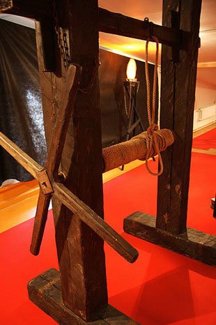 En vahşi işkence aletleri