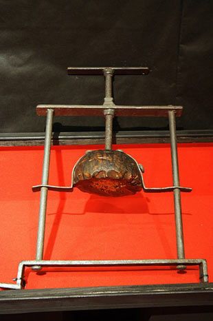 En vahşi işkence aletleri