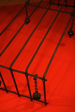 En vahşi işkence aletleri